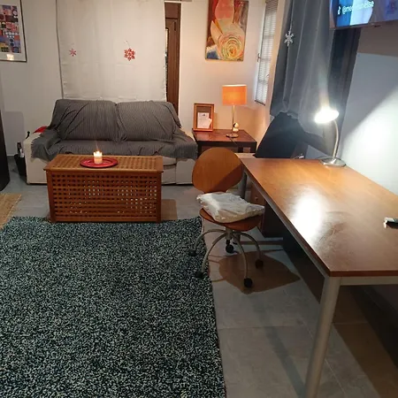 Platanos Nest -pet Friendly Pýli
